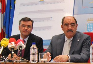 Roberto Tejeiro, vicepresidente de Gadisa, junto al alcalde de Medina, Crescencio Martín Pascual.